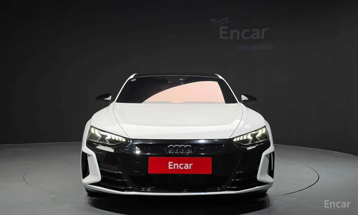 Фото 3 - Audi e-tron GT