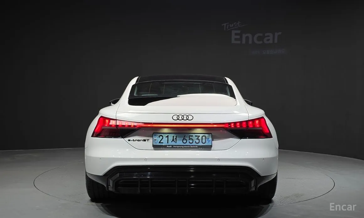 Фото 4 - Audi e-tron GT