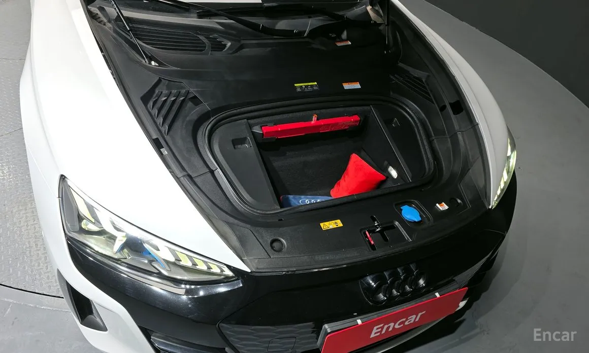 Фото 6 - Audi e-tron GT