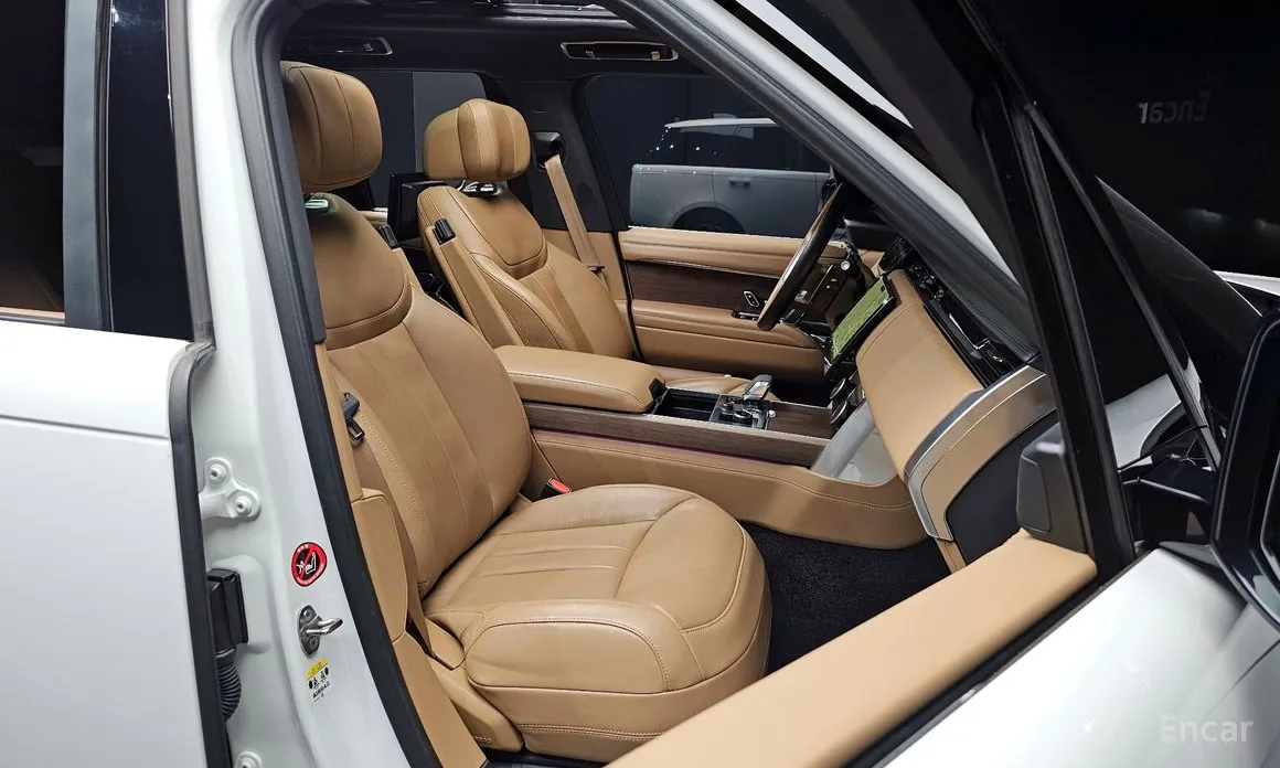 Photo 12 - Land Rover Range Rover