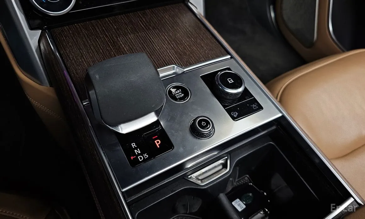 Photo 9 - Land Rover Range Rover