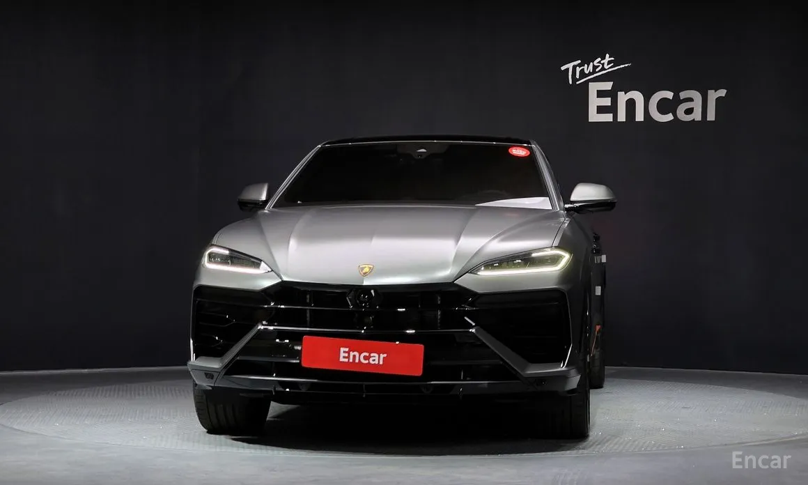 Фото 3 - Lamborghini Urus