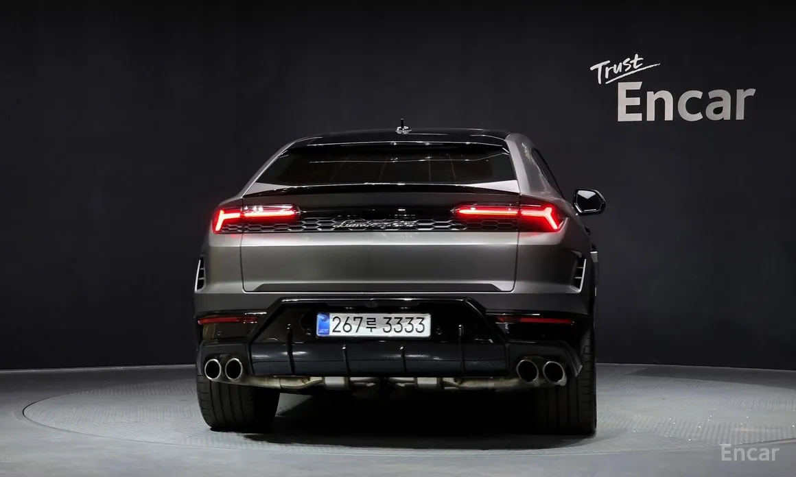 Фото 4 - Lamborghini Urus