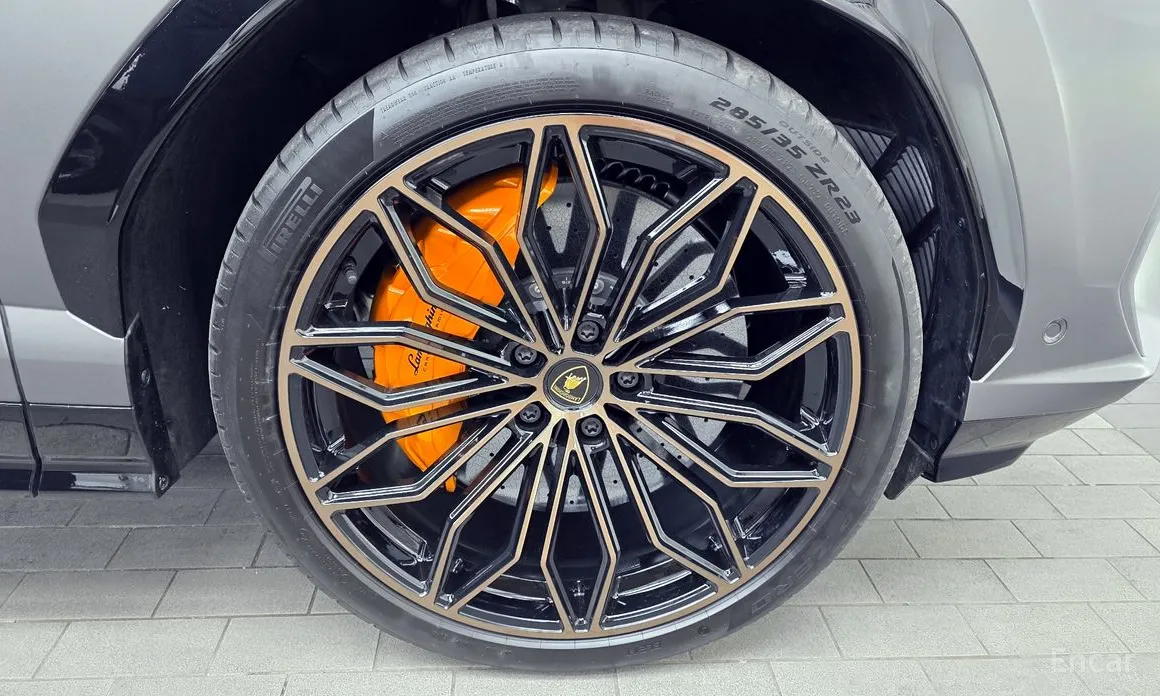 Фото 5 - Lamborghini Urus