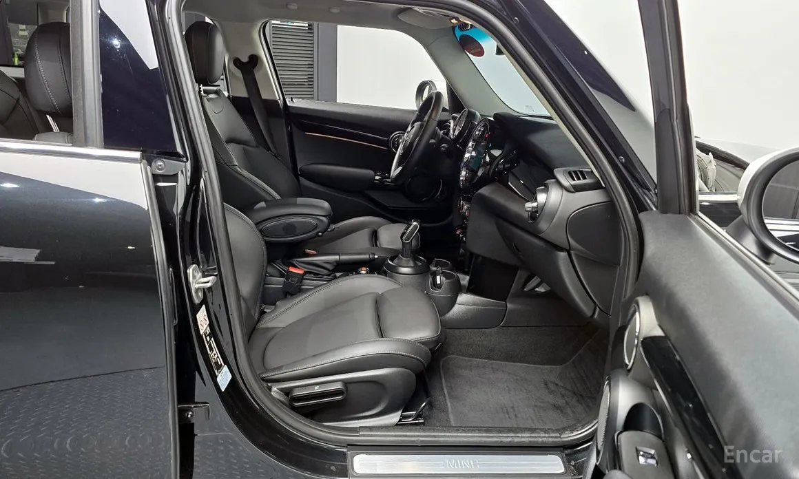 Фото 10 - Mini Cooper