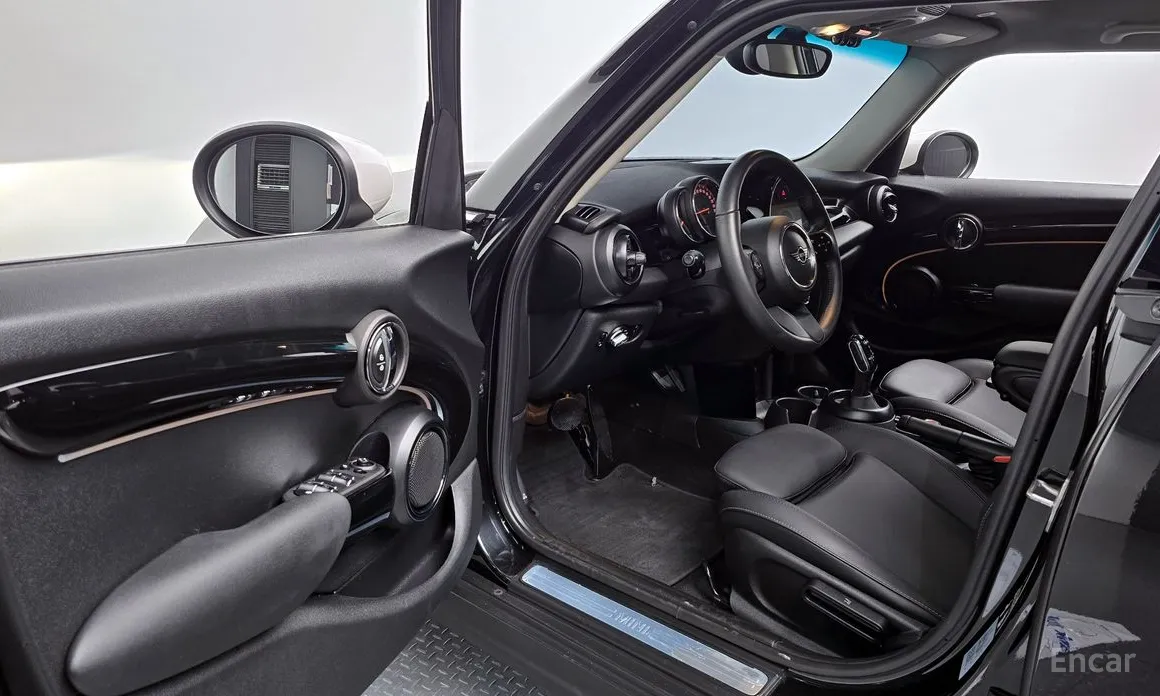 Фото 11 - Mini Cooper