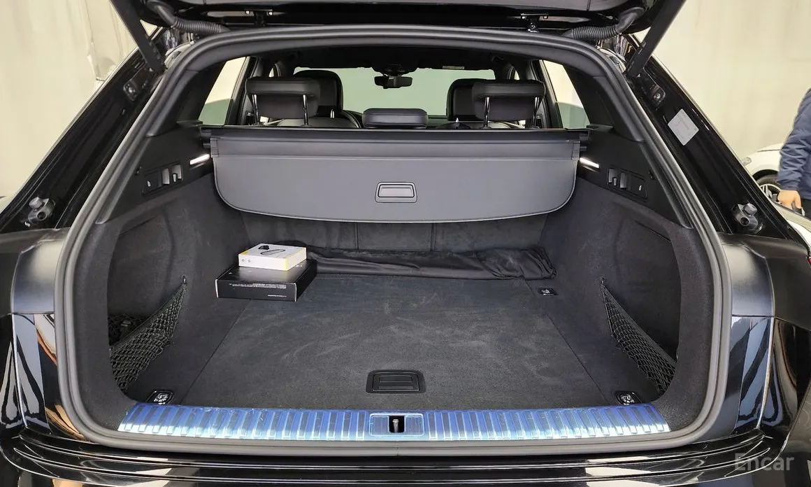 Фото 20 - Audi e-tron