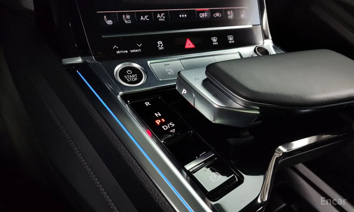 Фото 9 - Audi e-tron