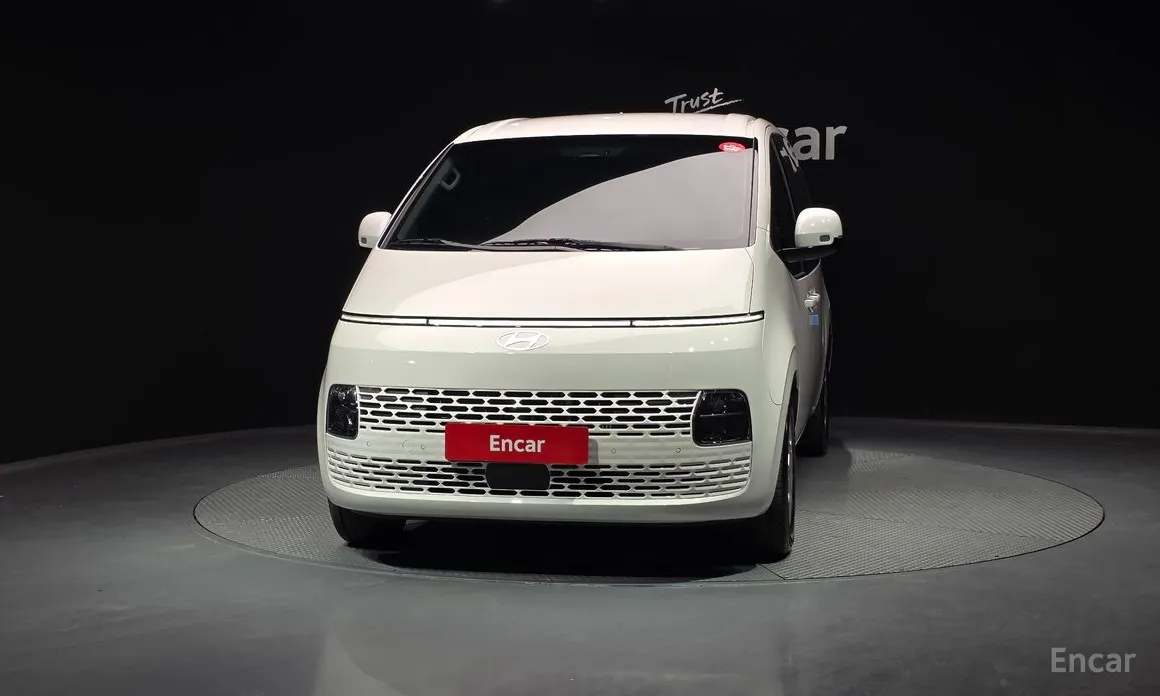 Фото 3 - Hyundai Staria