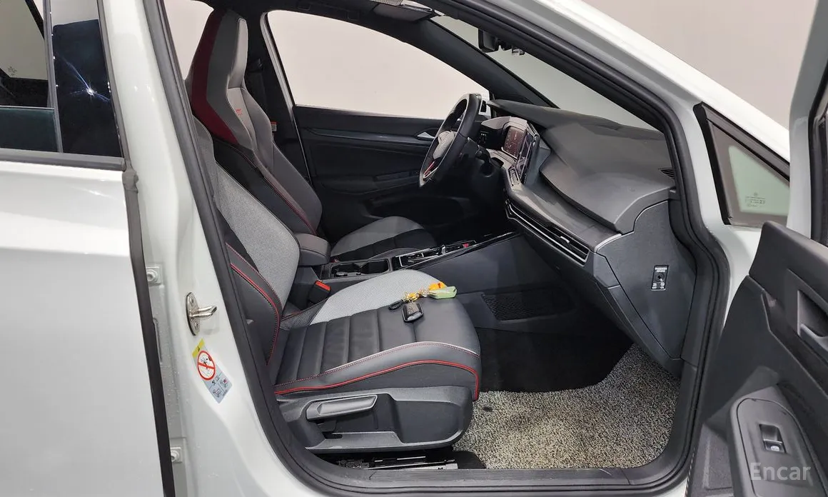 Photo 11 - Volkswagen Golf