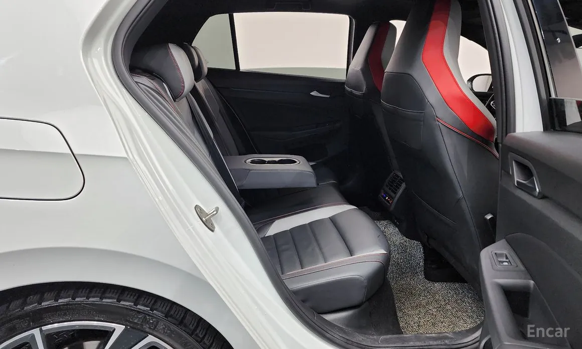 Photo 12 - Volkswagen Golf