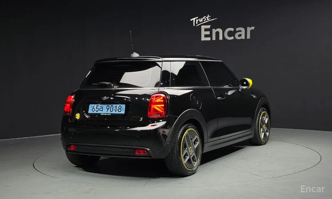 Фото 2 - Mini Cooper