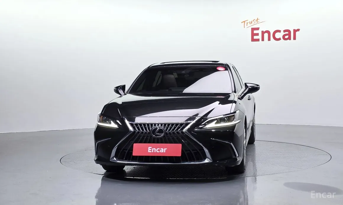 Фото 3 - Lexus ES