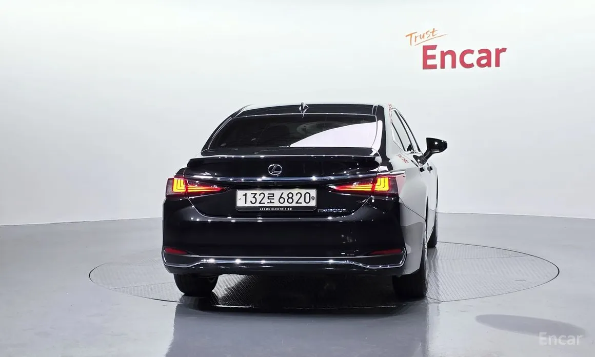 Фото 4 - Lexus ES