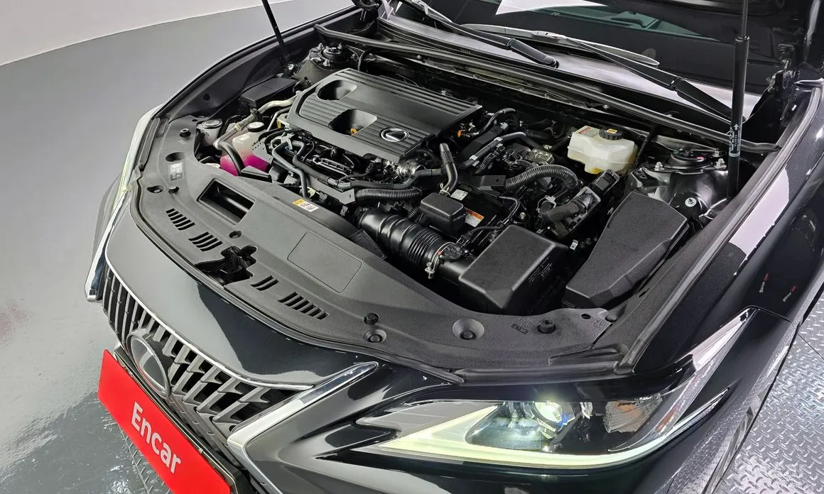 Фото 6 - Lexus ES