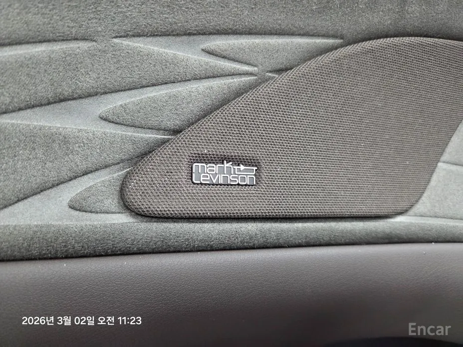 Фото 16 - Lexus RX