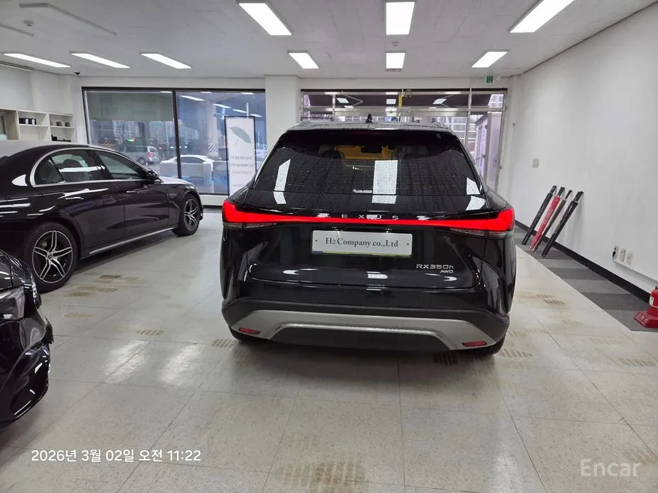 Фото 4 - Lexus RX