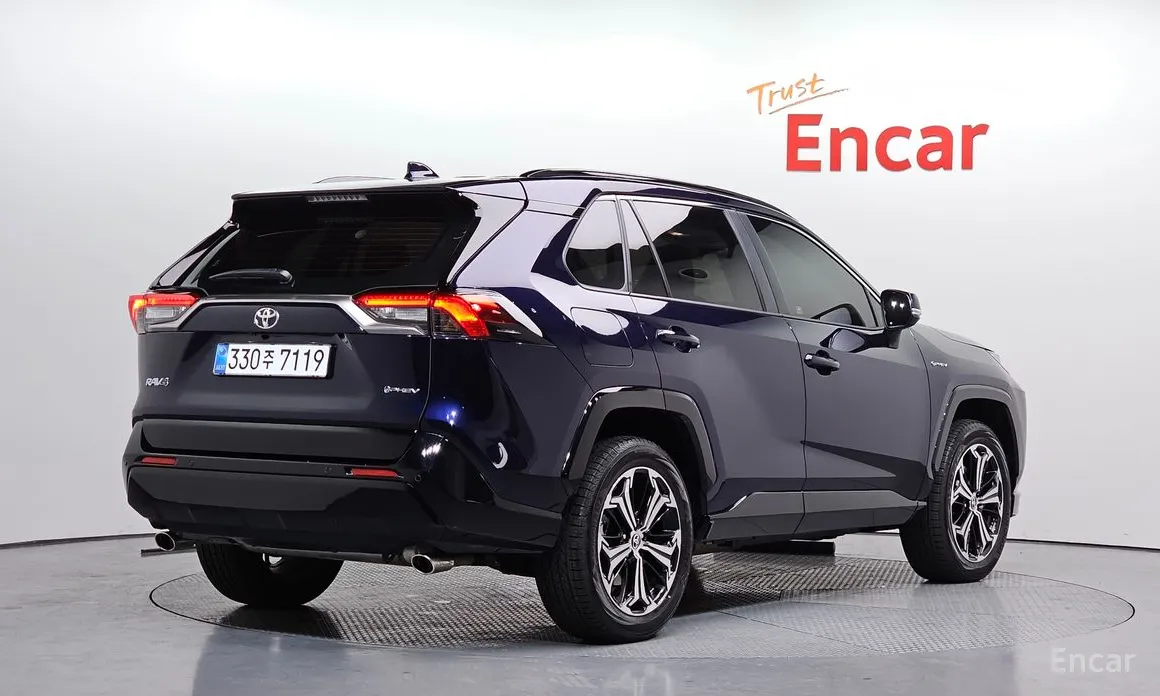 Фото 2 - Toyota RAV4