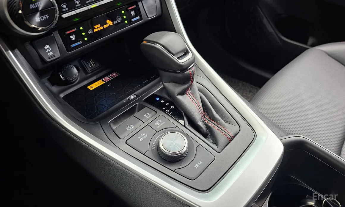 Фото 9 - Toyota RAV4