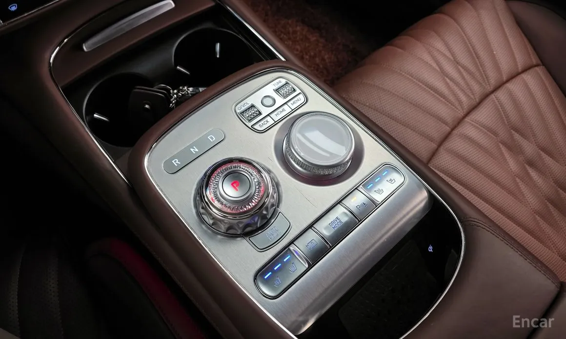 Фото 9 - Genesis G90