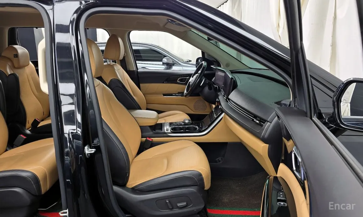 Photo 11 - Kia Carnival