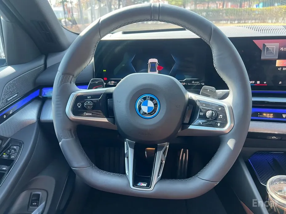 Фото 13 - BMW 5 Series