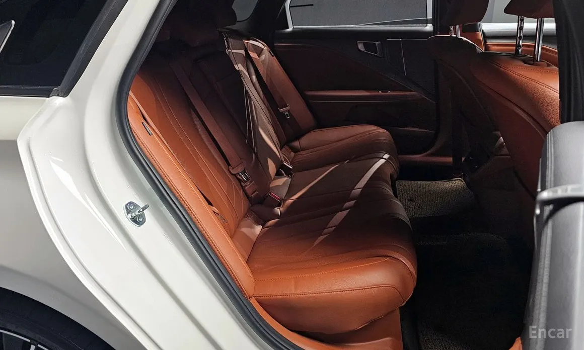 Фото 12 - Kia K8