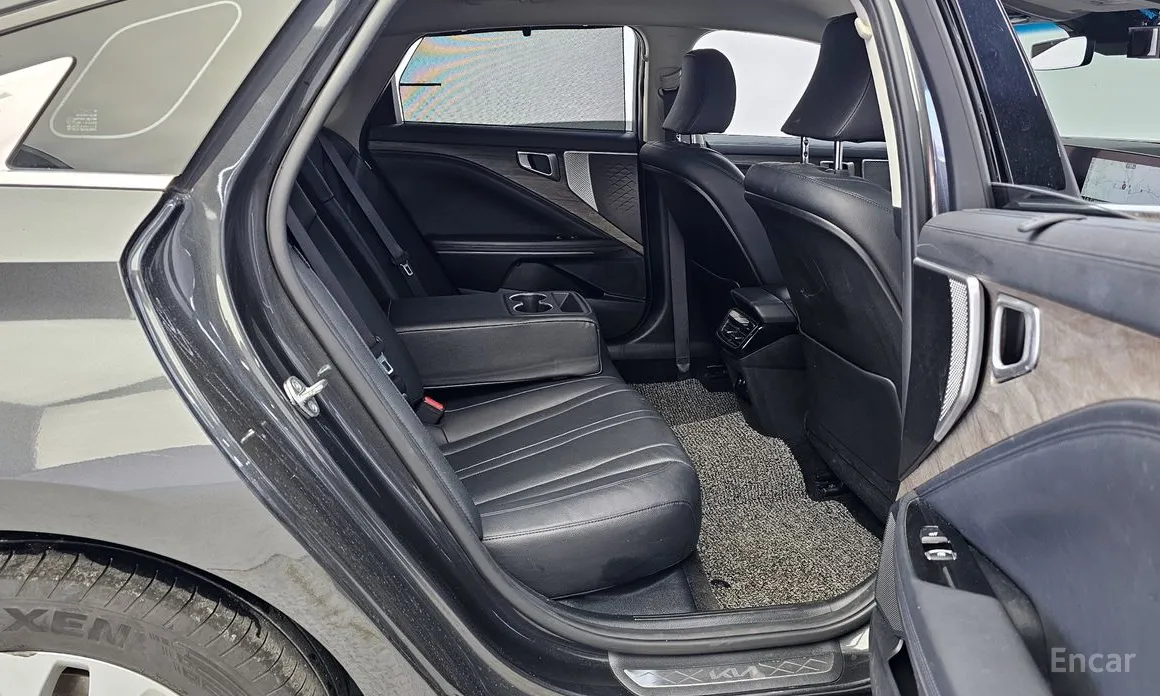 Фото 12 - Kia K8