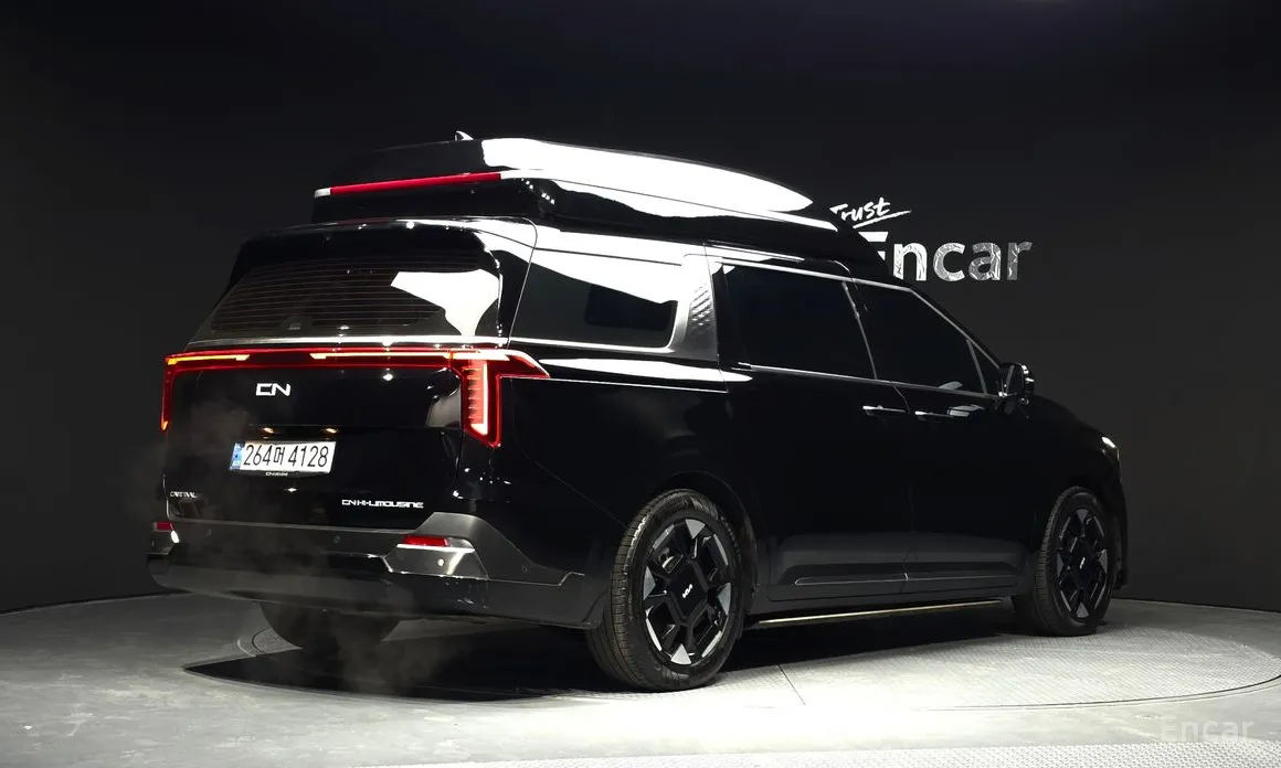 Фото 2 - Kia Carnival