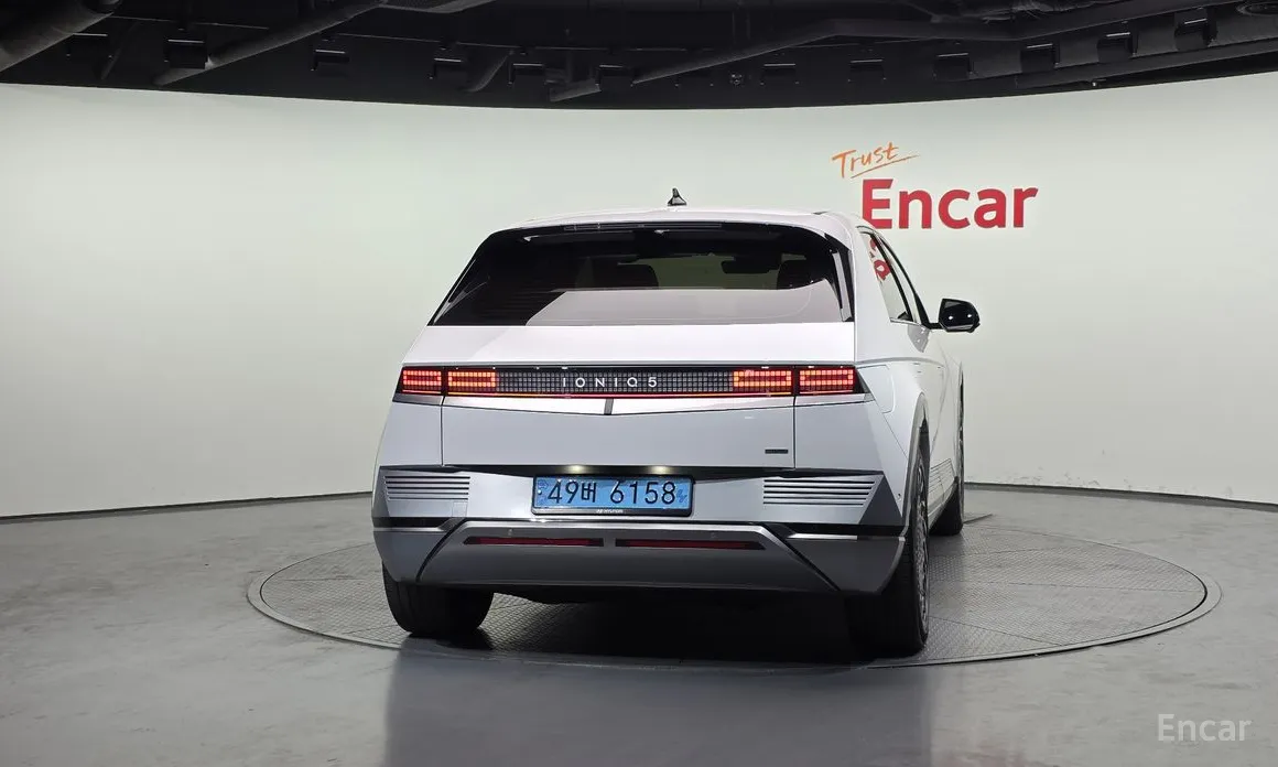 Photo 4 - Hyundai Ioniq 5