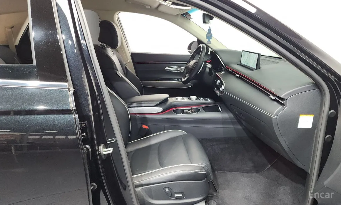 Фото 11 - Genesis GV70