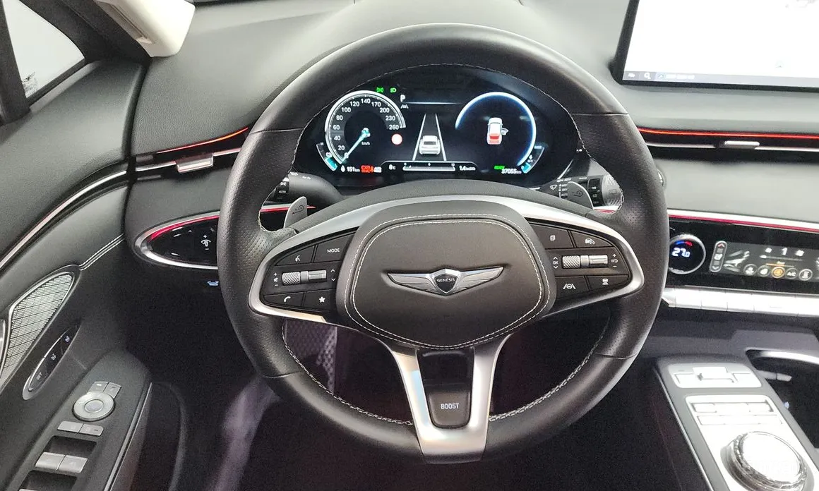 Фото 13 - Genesis GV70