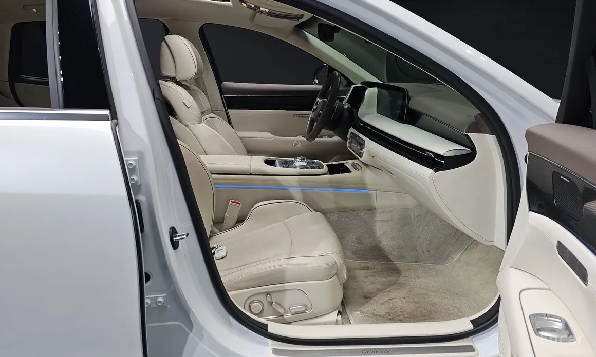 Фото 11 - Genesis G90