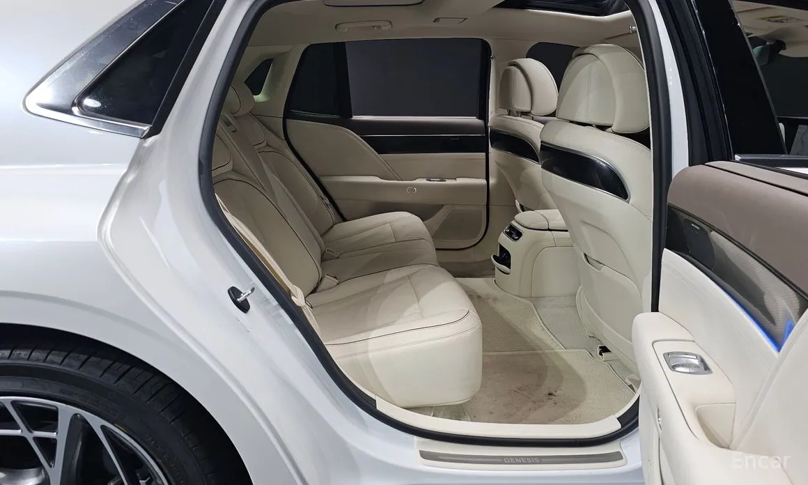 Фото 12 - Genesis G90