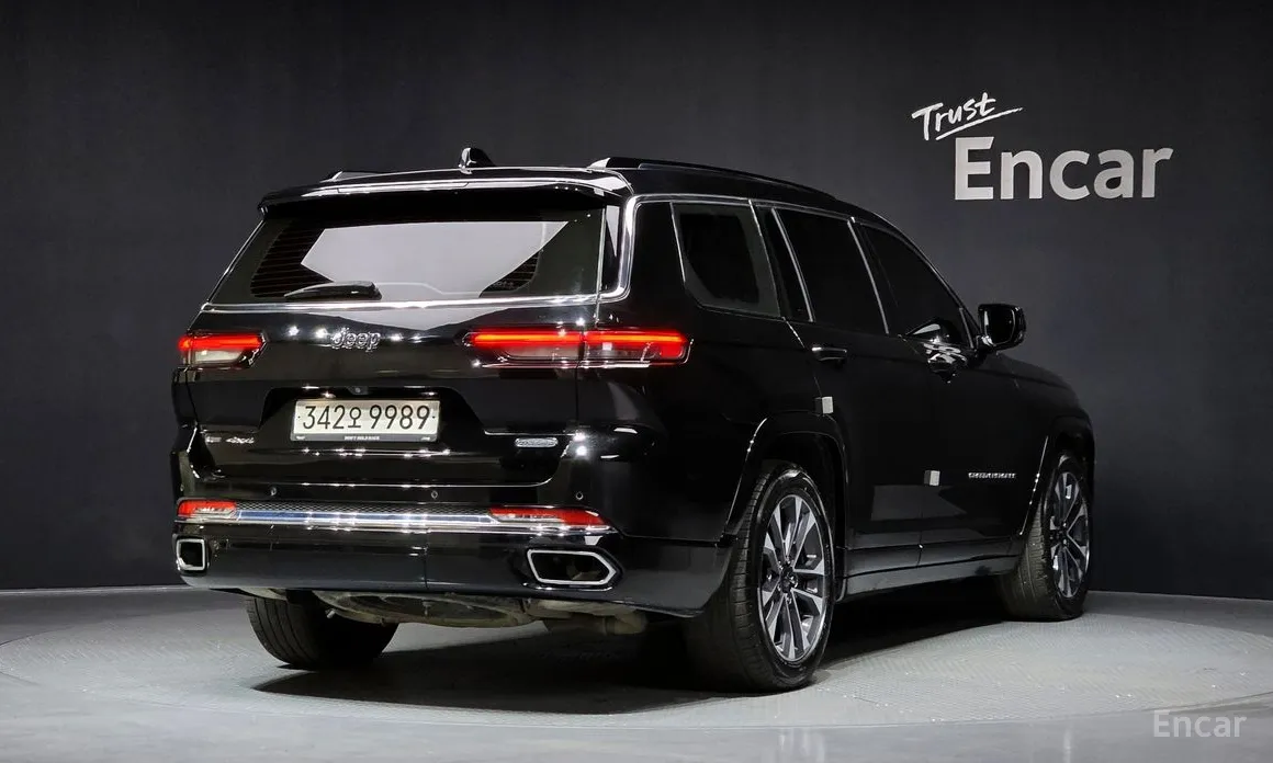 Photo 2 - Jeep Cherokee