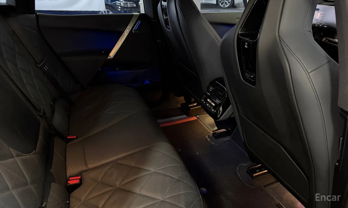 Фото 10 - BMW iX