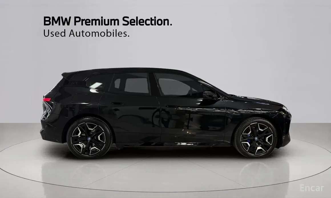 Фото 14 - BMW iX