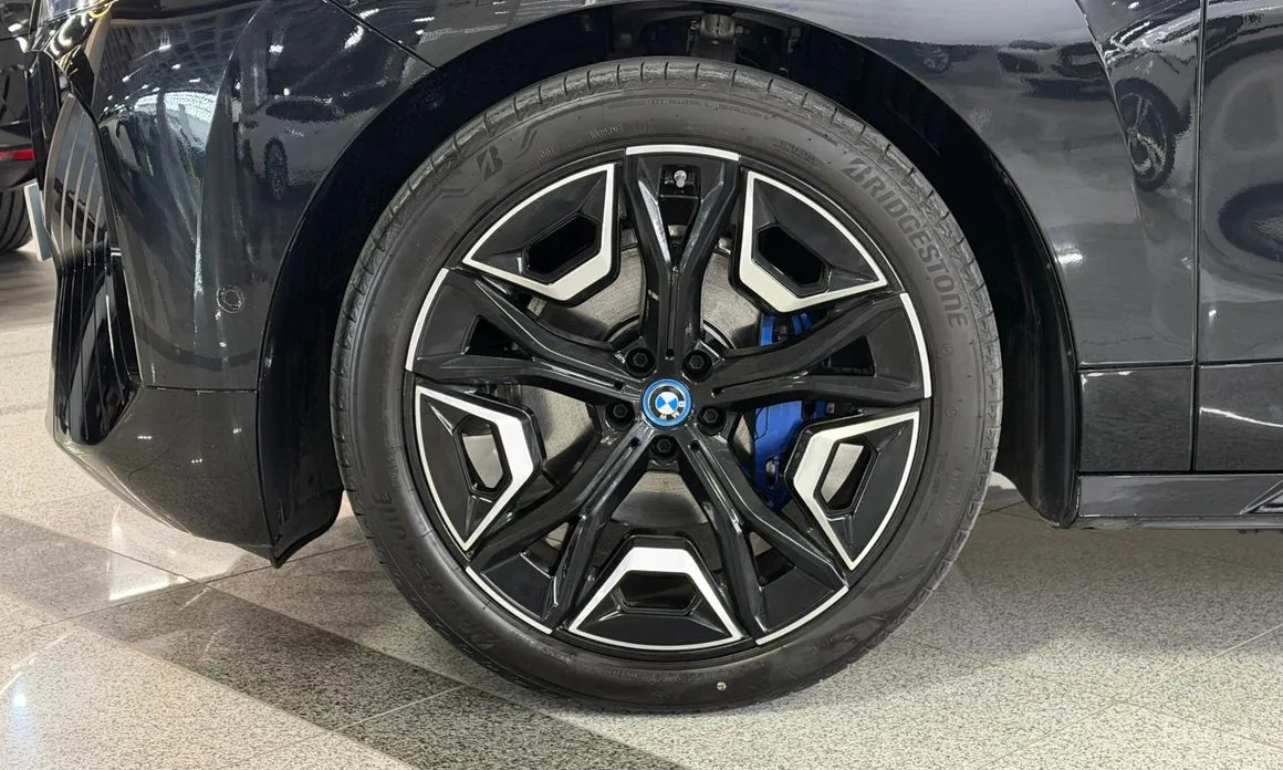 Фото 5 - BMW iX