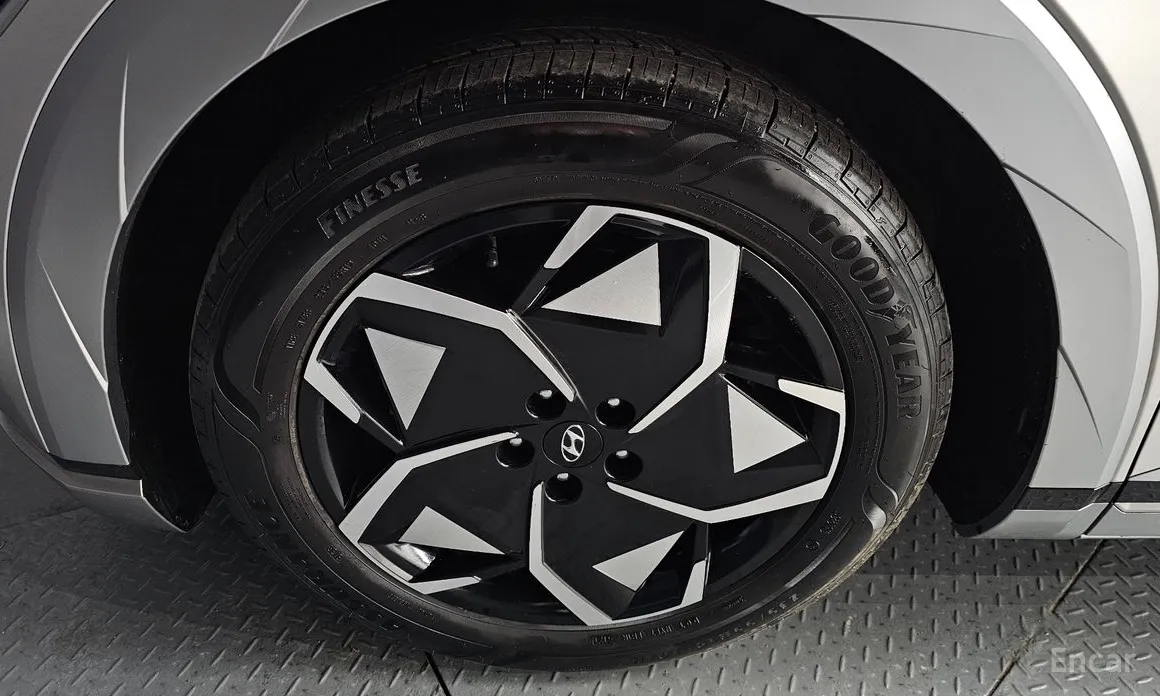 Photo 5 - Hyundai Ioniq 5