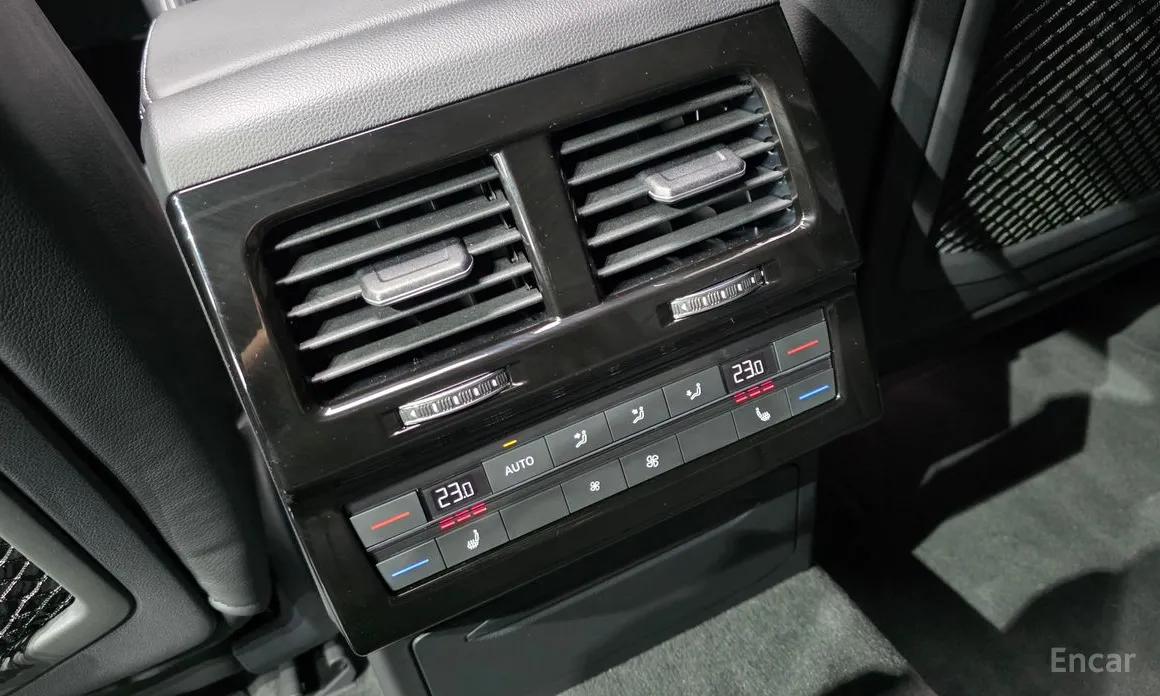 Фото 15 - Volkswagen Touareg