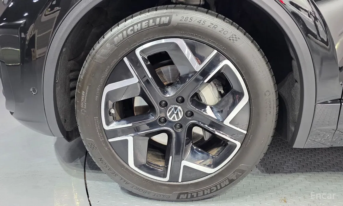 Фото 19 - Volkswagen Touareg