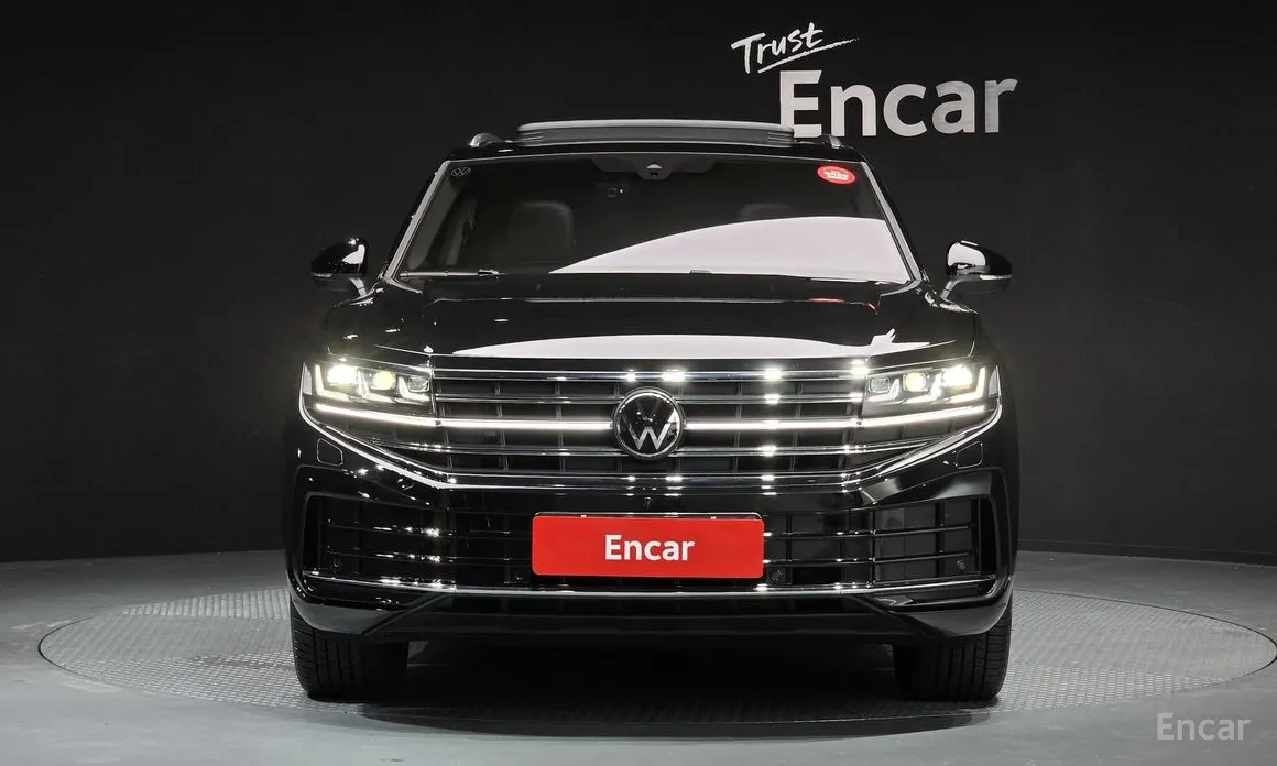 Фото 2 - Volkswagen Touareg