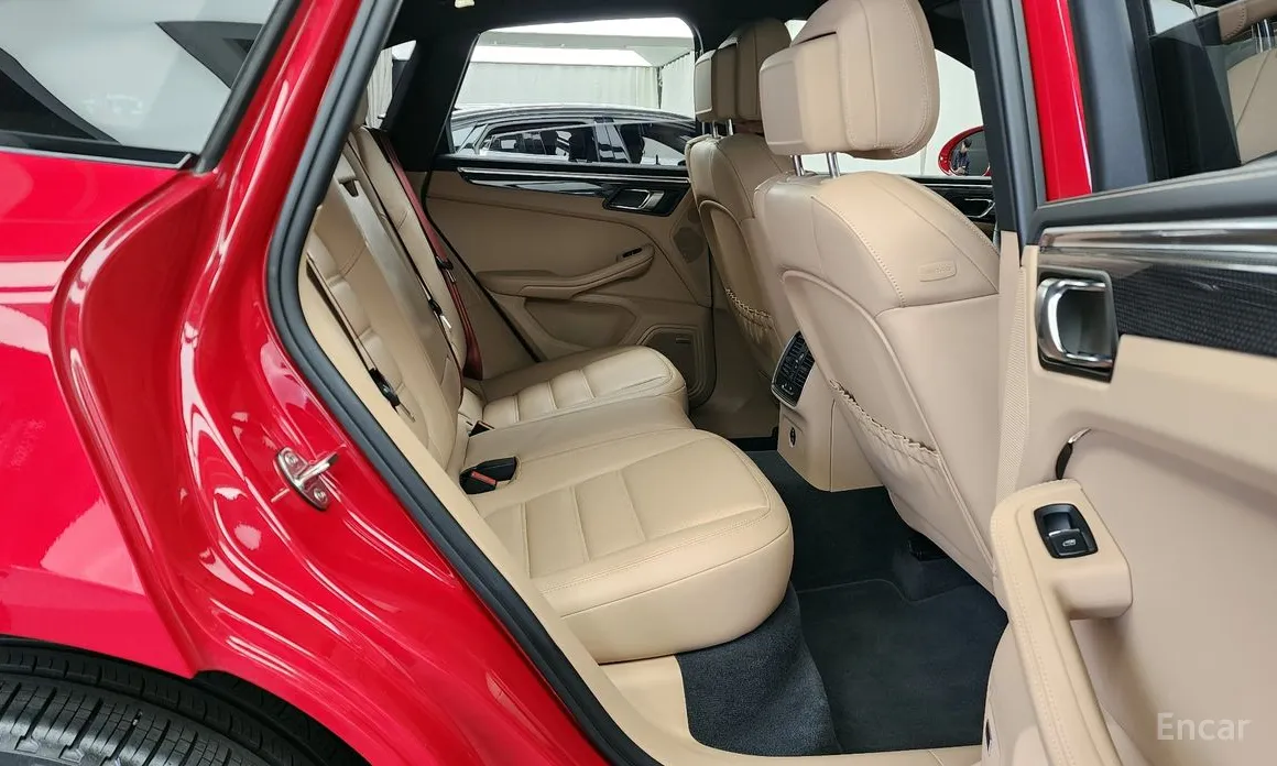 Фото 12 - Porsche Macan