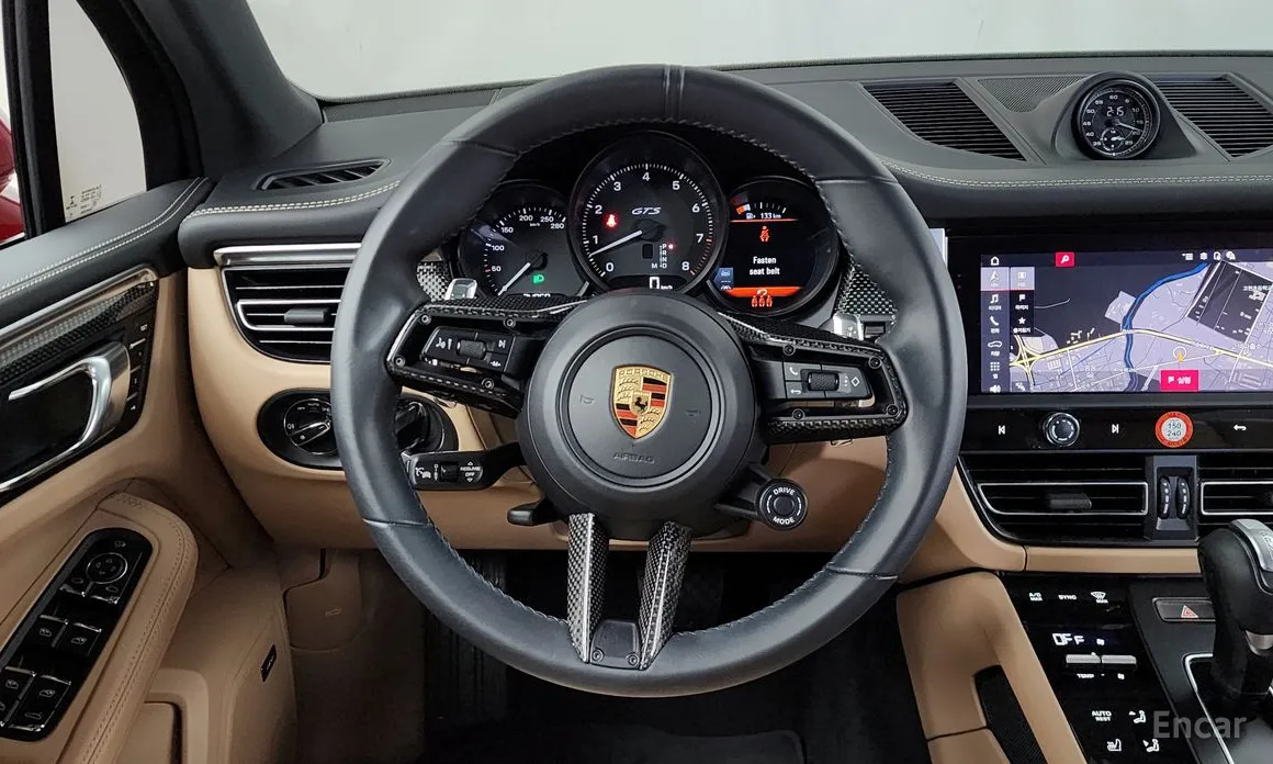 Фото 13 - Porsche Macan