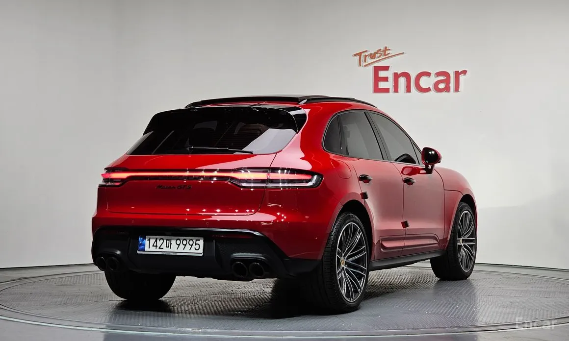 Фото 2 - Porsche Macan