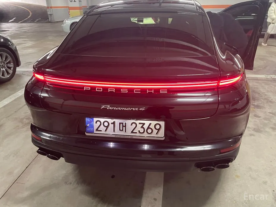 Photo 2 - Porsche Panamera