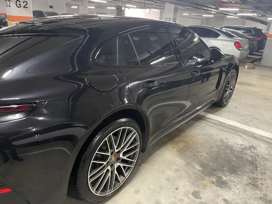 Photo 4 - Porsche Panamera