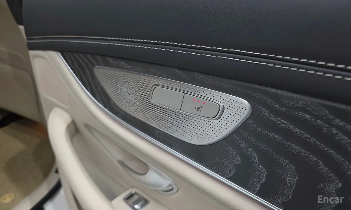 Photo 19 - Mercedes-Benz AMG GT