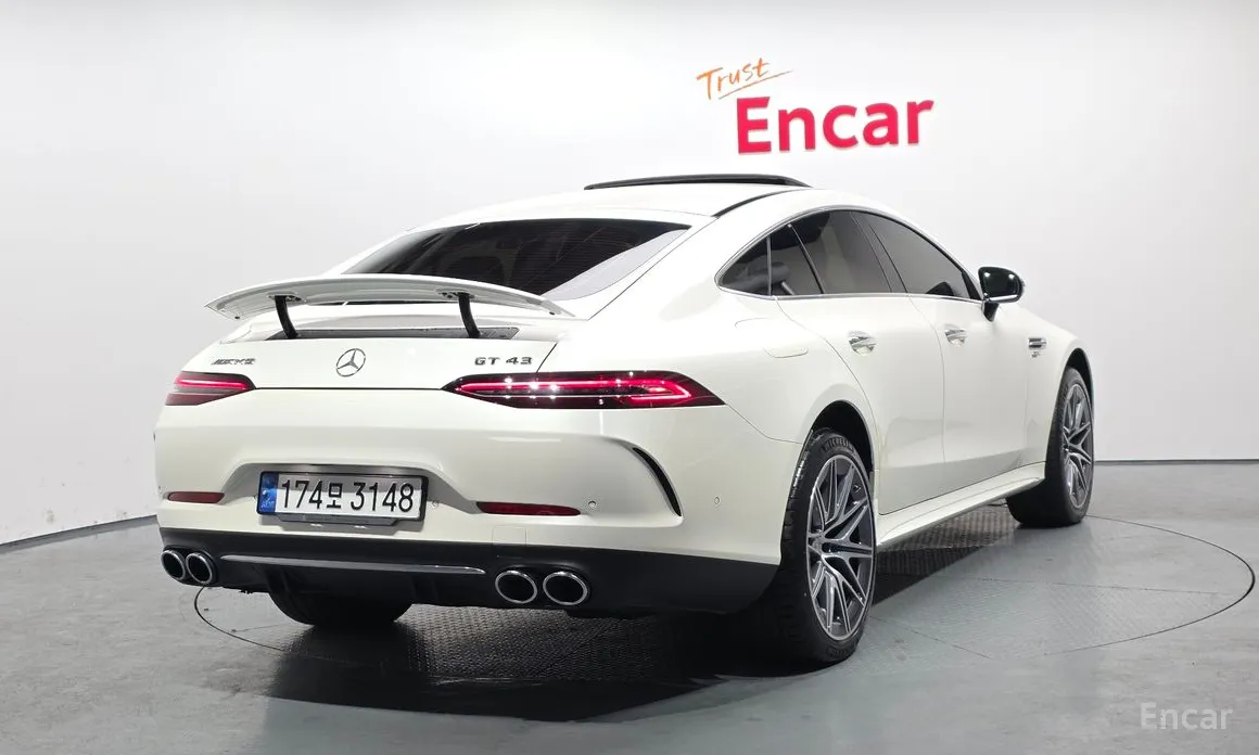 Photo 2 - Mercedes-Benz AMG GT