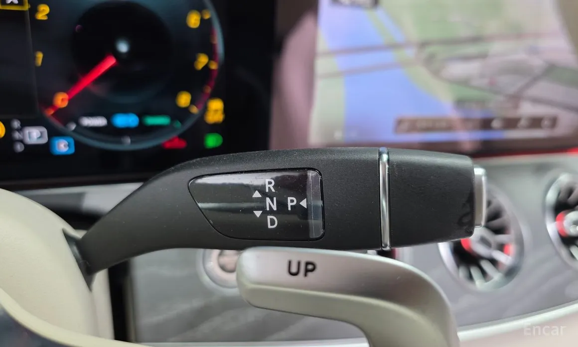 Photo 9 - Mercedes-Benz AMG GT